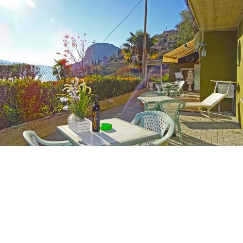 Bellavista Lago Apartments by Gardadomusmea