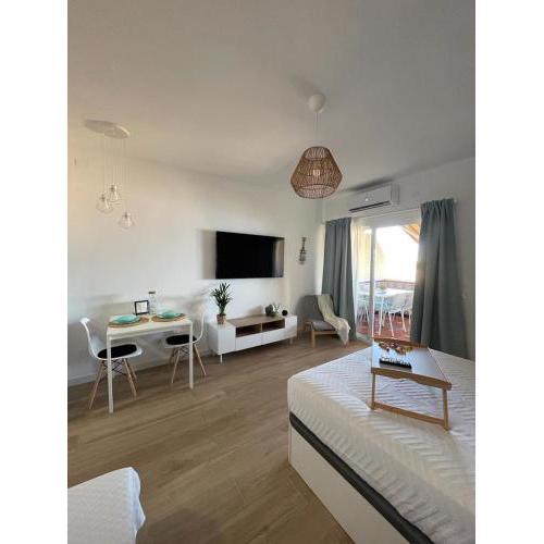 Benalbeach Smart Suite