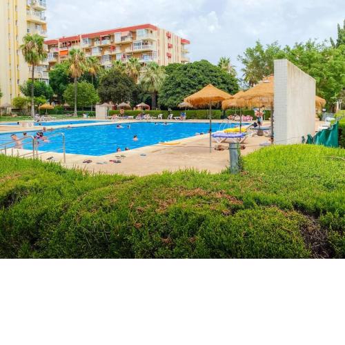 Benalmádena apartment with pool in ideal location