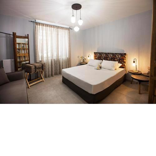 Bentzi...Boutique Apartment in Pangrati, Superior Suite (2) for 4 guests
