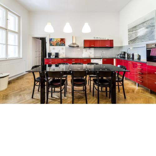 BERTA - 4 Bedrooms, 3 Baths