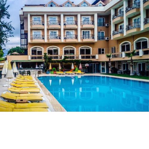 BESO BEACH HOTEL
