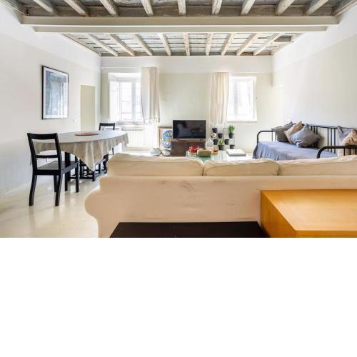 Best Authentic Apartment Monti 5 mins from Colosseum