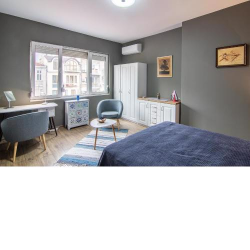 Best location 2BR in center optional parking