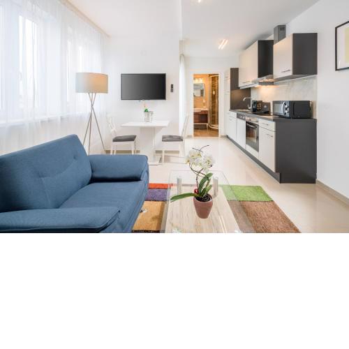 Best Western Plus Celebrity Suites