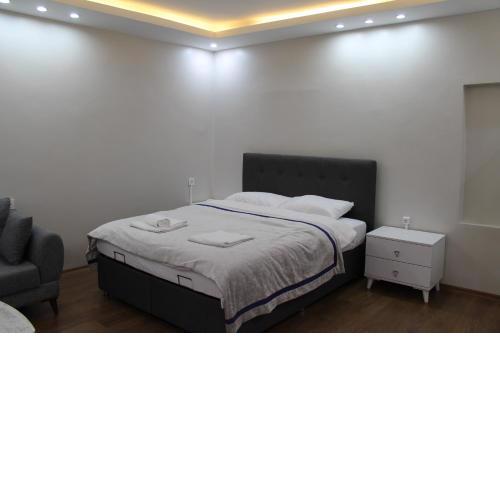 Beyoğlu Asmalımescit'te Mobilyalı Balkonlu Daire