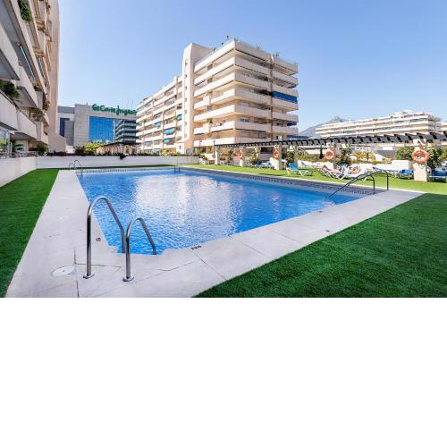 BHost - Marina Banus