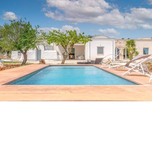 Bianco Trullo Raro Villas Collection