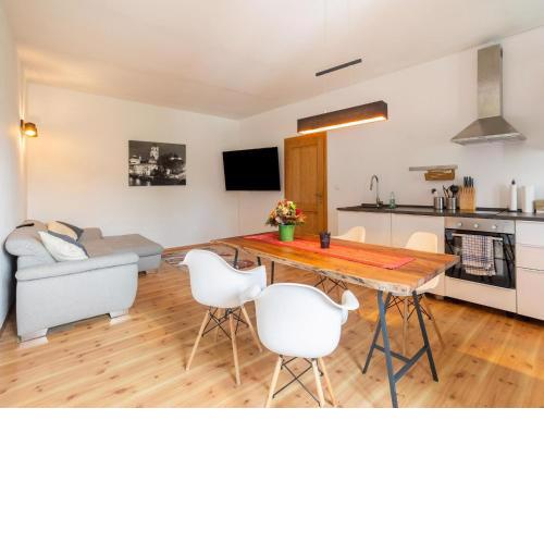 Big apartment in Bad Loipersdorf on a farm near F rstenfeld
