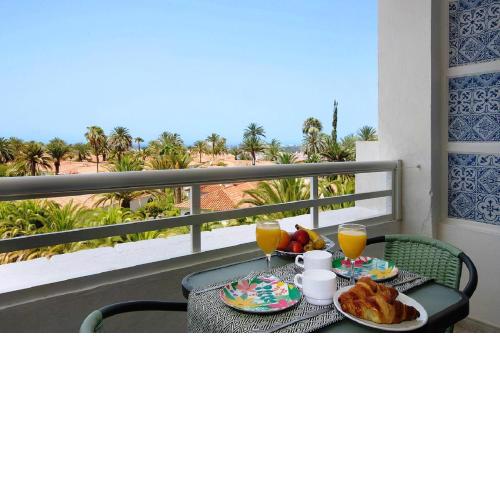 Big balcony-terrace apt with views near Yumbo