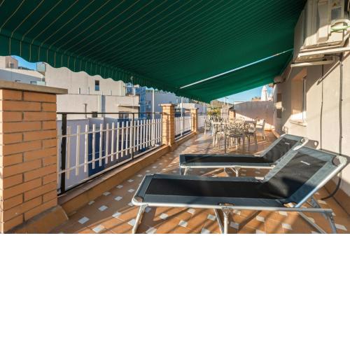 Big terrace and bright penthouse for 6 persons