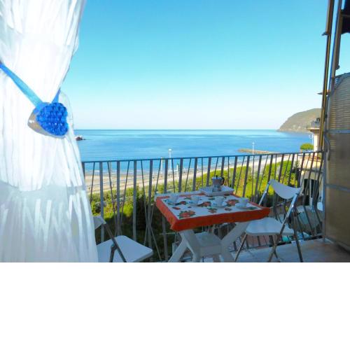 Bilocale con favolosa Vista Mare