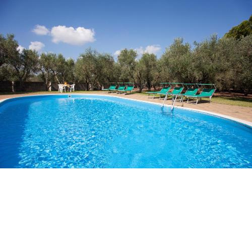 Bilocale nelle campagne Pugliesi con piscina m542