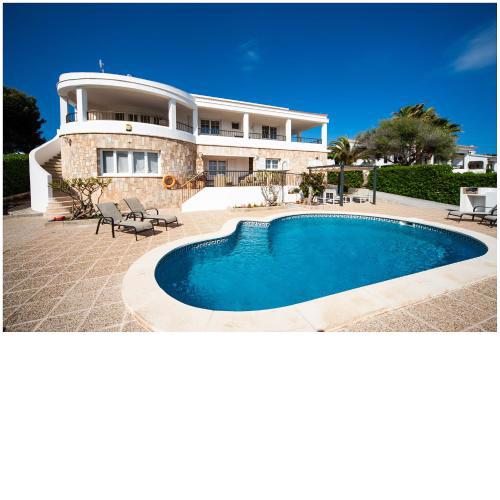BINI SEGUI · Villa amplia 12 pax · 6 hab · 4 baños · Piscina privada