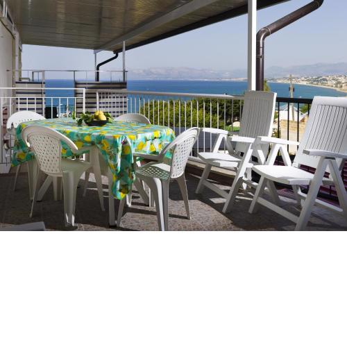 Bivani a 100 m dal mare