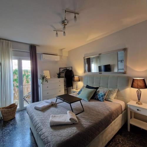 B&K Athens Stay- Chic apt near Acropolis (Avdi sq)