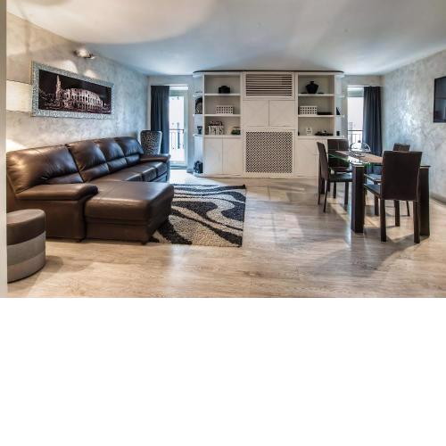Black And White Suite