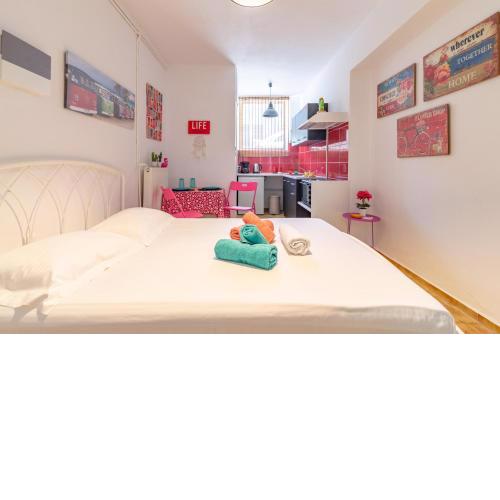 Black Apartment Heraklion