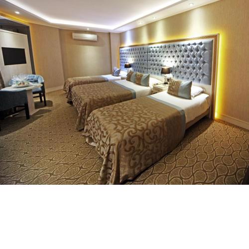 Black Bird Hotel