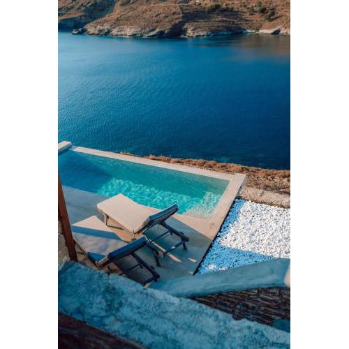 Ble Kythnos Suites