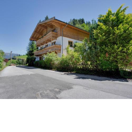 Blissful Holiday Home in Hollersbach im Pinzgau with Garden
