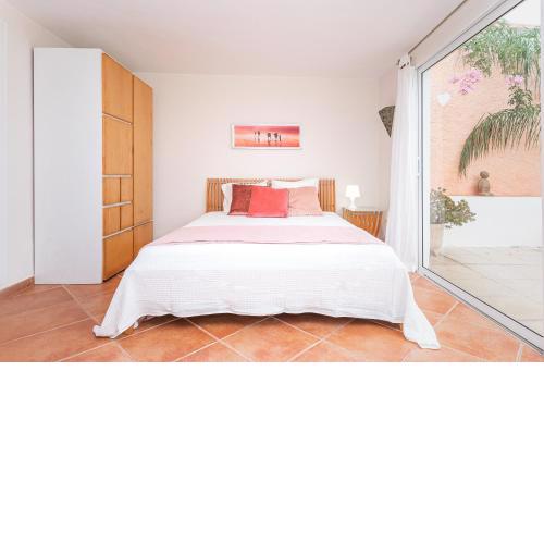 'Bloom' Peaceful Beachside Bungalow
