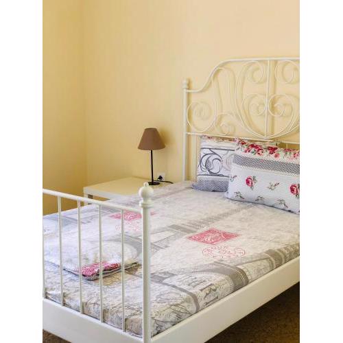 Blue air apartment 1minute from sea, 15 min from the airport