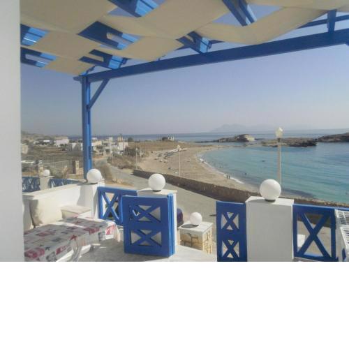 Blue and White Studios & Apartments
