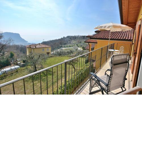 Blue Apartment in Marciaga di Costermano