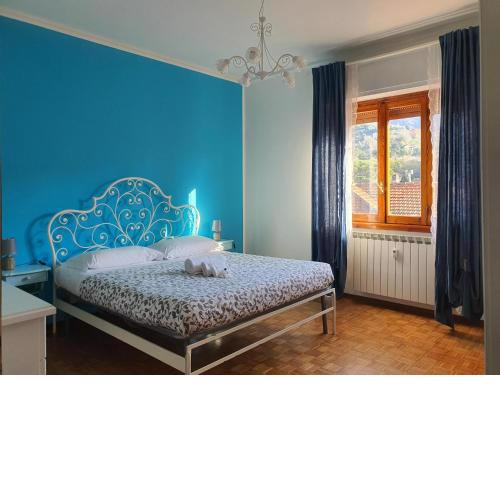 Blue Daisy Apartment