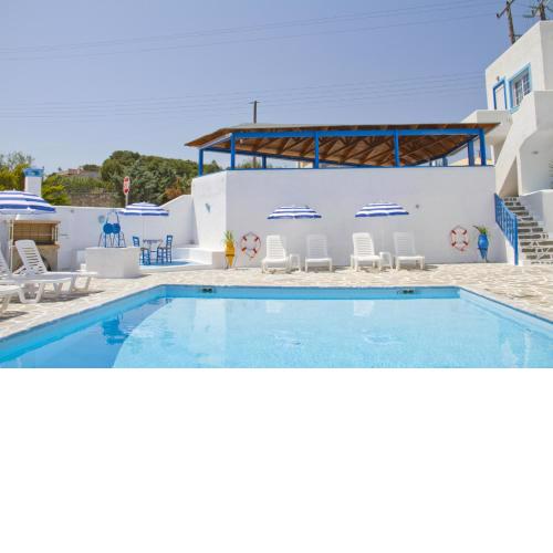 Blue Dolphin Studios and Apartment