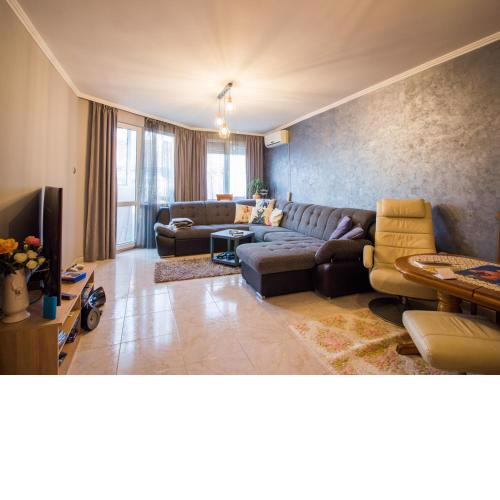 Blue Heaven Central luxury apartment near the sea garden