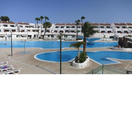 BLUE WATERS Apartment with heated pool