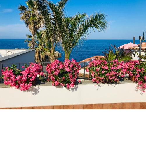 Blue54 - Pozzillo sul mare fra l'Etna e Taormina