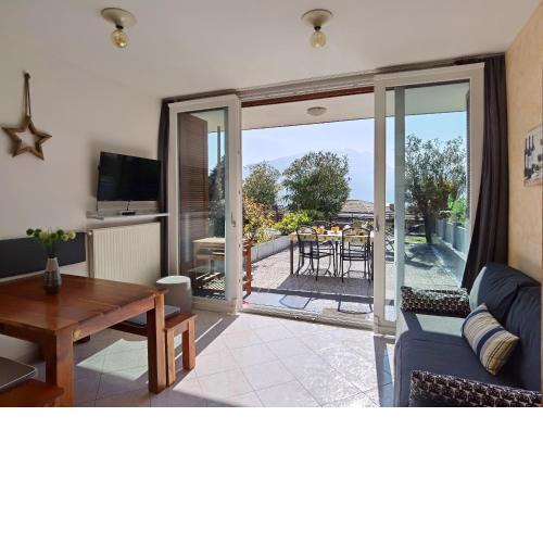 BLULAGO Apartment with swimming pool, terrace, lake view