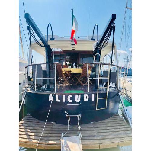 Boat & Breakfast Alicudi
