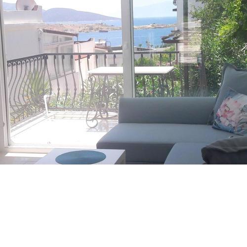 BODRUM BİTEZ -ASARLIK Denize 100 m. Villa