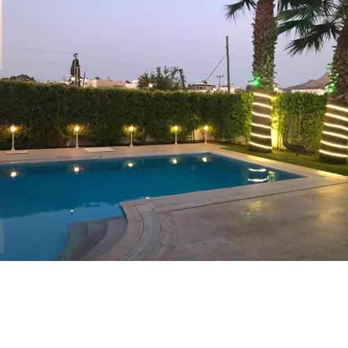 Bodrum TurgutReis de Denize 250 m lüx Havuzlu Villa