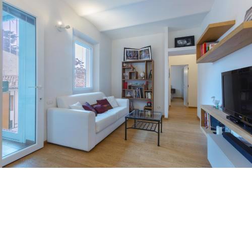 Bologna Saragozza District Apartment