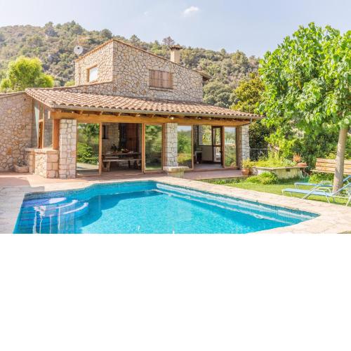 Bonita casa en lugar pintoresco