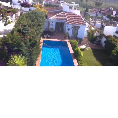 BONITA VILLA EN NERJA CASA PALOMAS