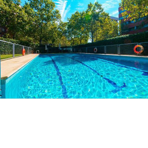 Bonito apartamento con piscina y garaje