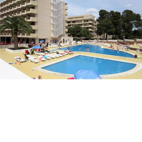 Bonito apartamento con piscina