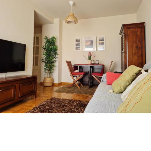 Bonito apartamento en Luanco con terraza y parking