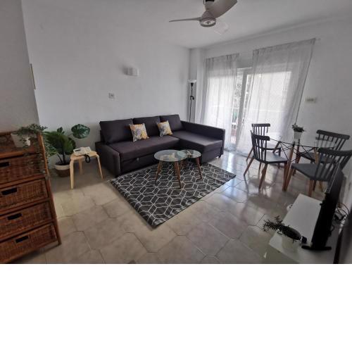 Bonito apartamento junto al mar