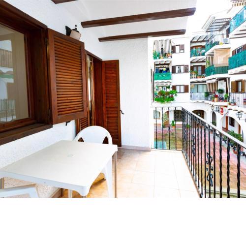 BONITO APARTAMENTO PARA 4 PERSONAS, CENTRO DE MORAIRA