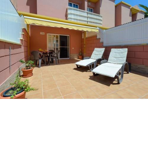 Bonito dúplex con piscinas junto a la playa