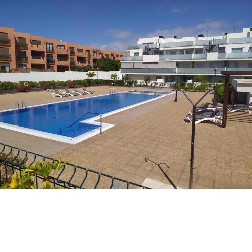 Bonito piso con piscina, playa la Tejita