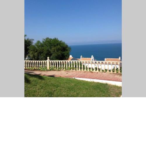 Bonito Piso frente al mar con piscina y parking