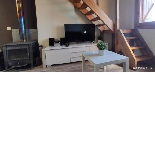 Bonito y luminoso apartamento con chimenea- Villanúa